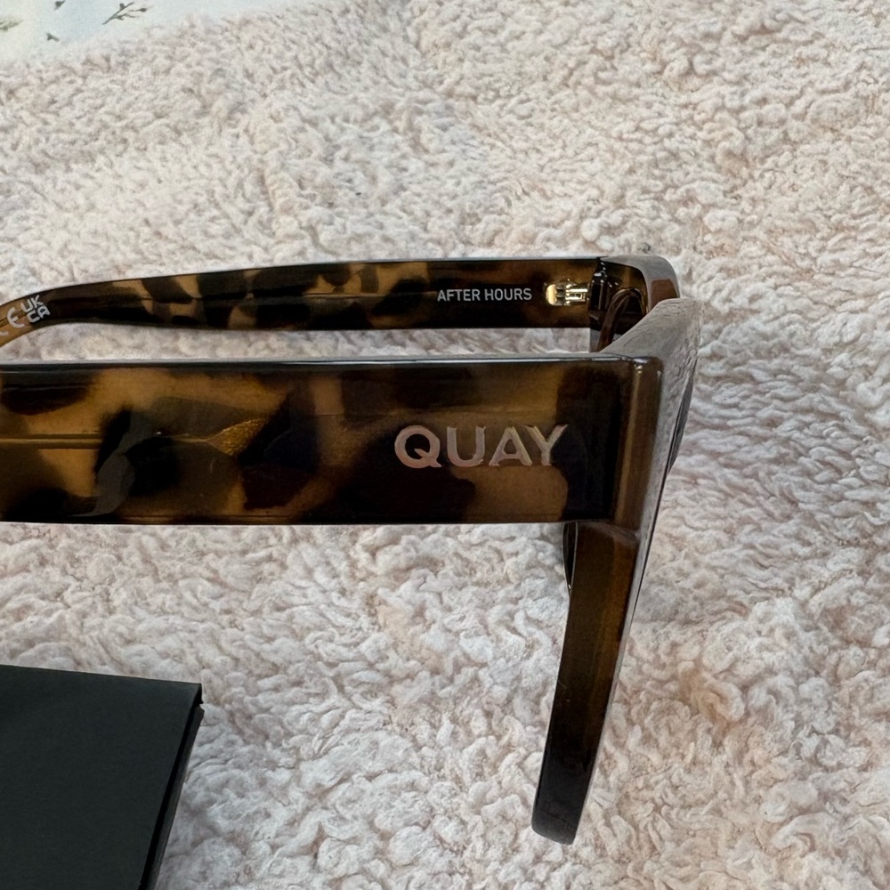 Quay Australia Black Sunglasses - Picture 3 of 5